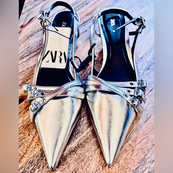 Zara NWT Metallic Silver Pointed Kitten Heels - Picture 2 of 6